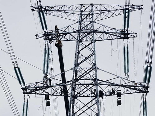 新春走基層 春節(jié),為亞運供電線路 搬家