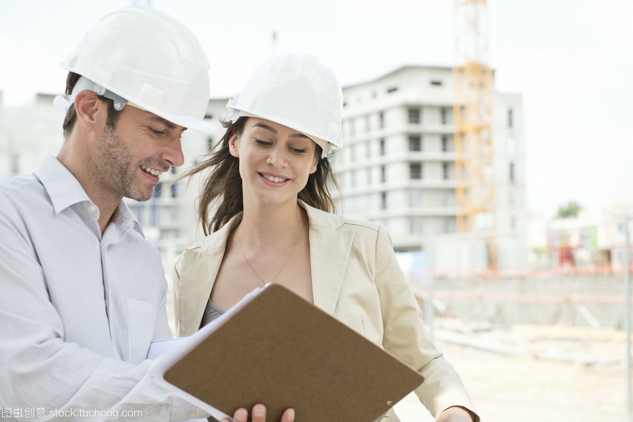 建筑工地的工程師